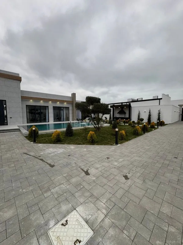 Satılır 5 otaqlı həyət evi 280 m²