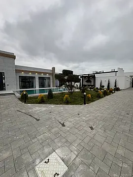 Satılır 5 otaqlı həyət evi 280 m²