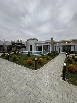 Satılır 5 otaqlı həyət evi 280 m²