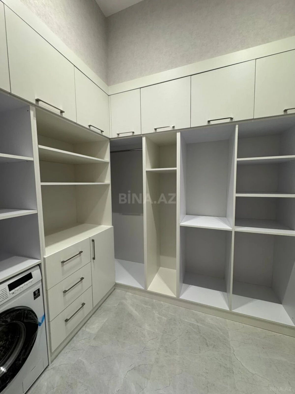 Satılır 5 otaqlı həyət evi 280 m²