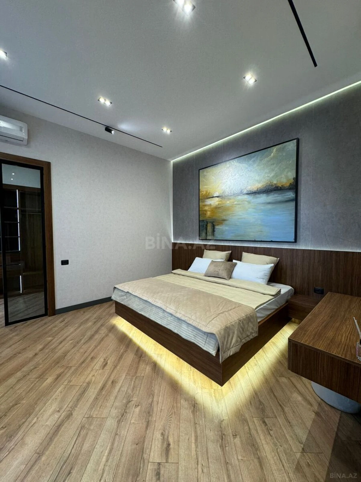 Satılır 5 otaqlı həyət evi 280 m²