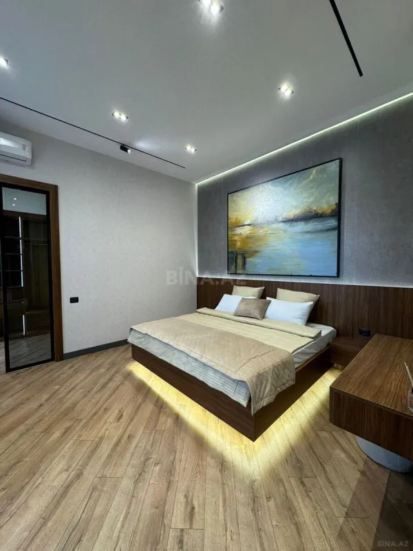 Satılır 5 otaqlı həyət evi 280 m²