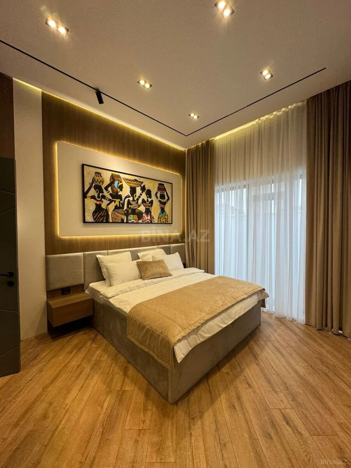 Satılır 5 otaqlı həyət evi 280 m²