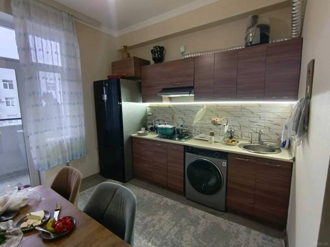 Satılır 4 otaqlı mənzil 100 m²