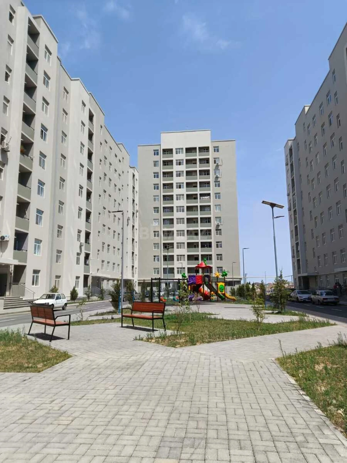 Satılır 4 otaqlı mənzil 100 m²