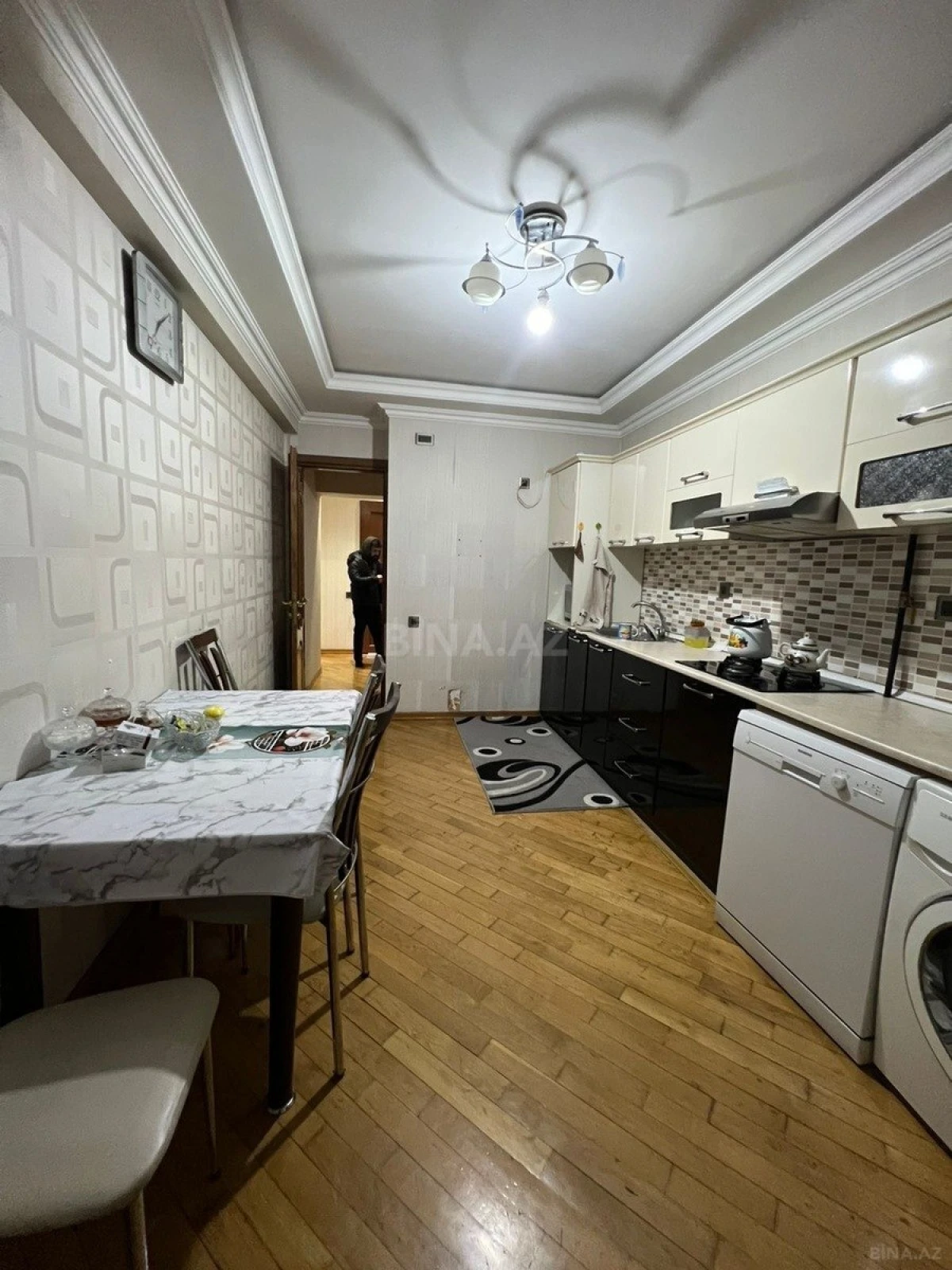 Satılır 3 otaqlı mənzil 112 m²