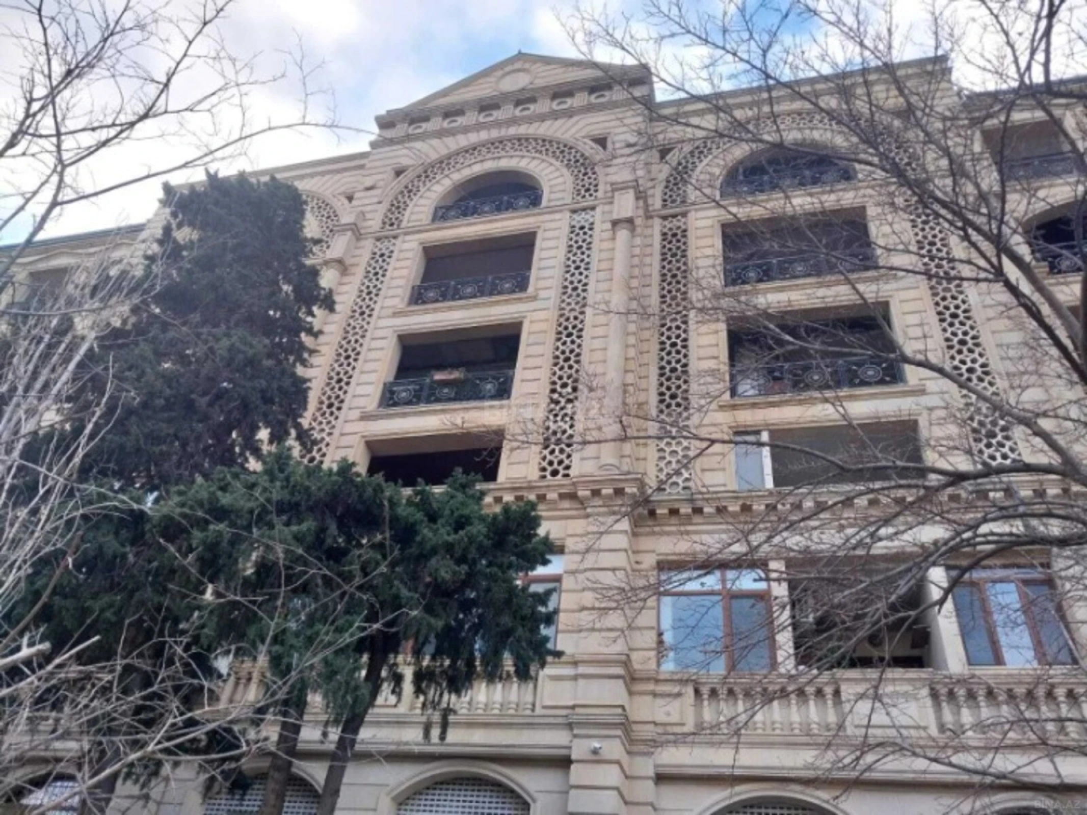 Satılır 3 otaqlı mənzil 100 m²
