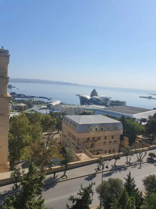 Satılır 3 otaqlı mənzil 100 m²