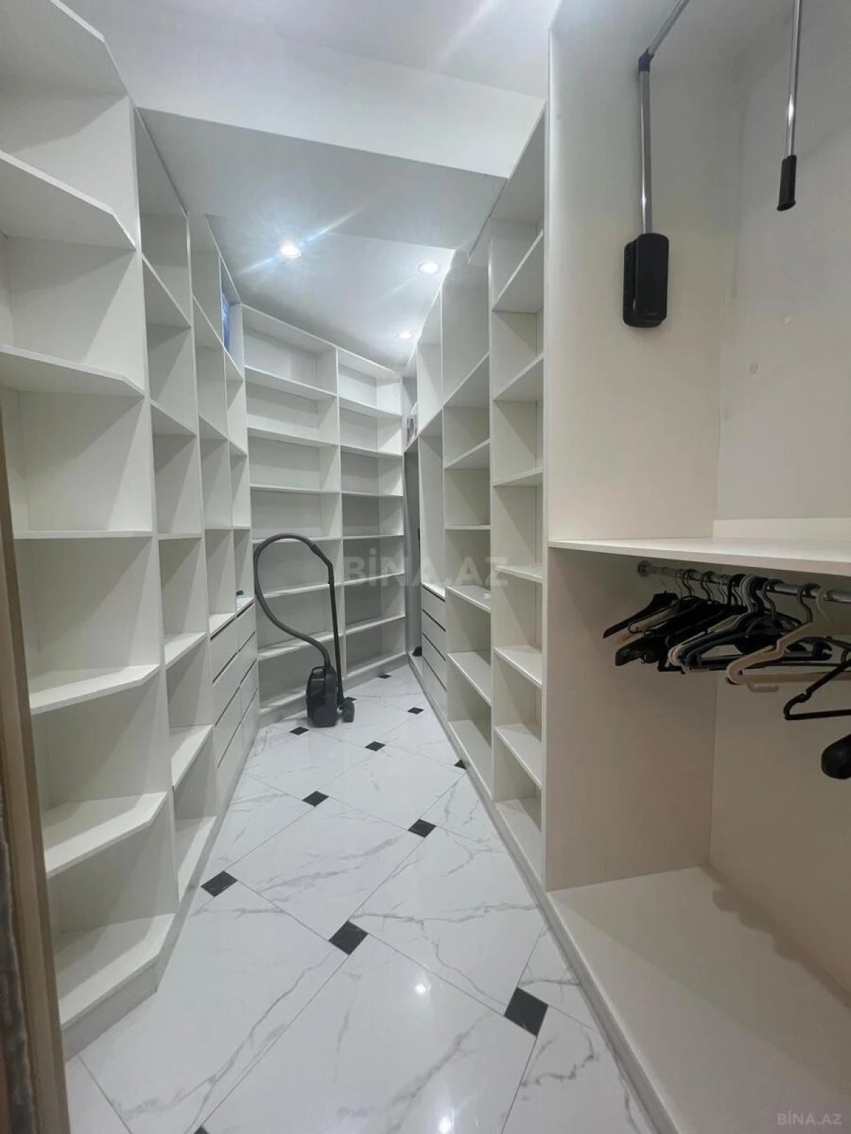 Kirayə verilir 3 otaqlı mənzil 170 m²