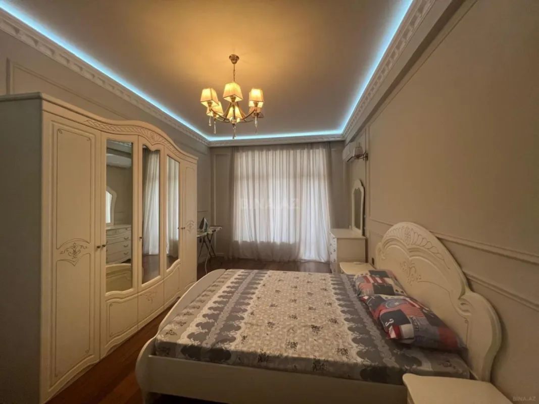 Kirayə verilir 3 otaqlı mənzil 170 m²