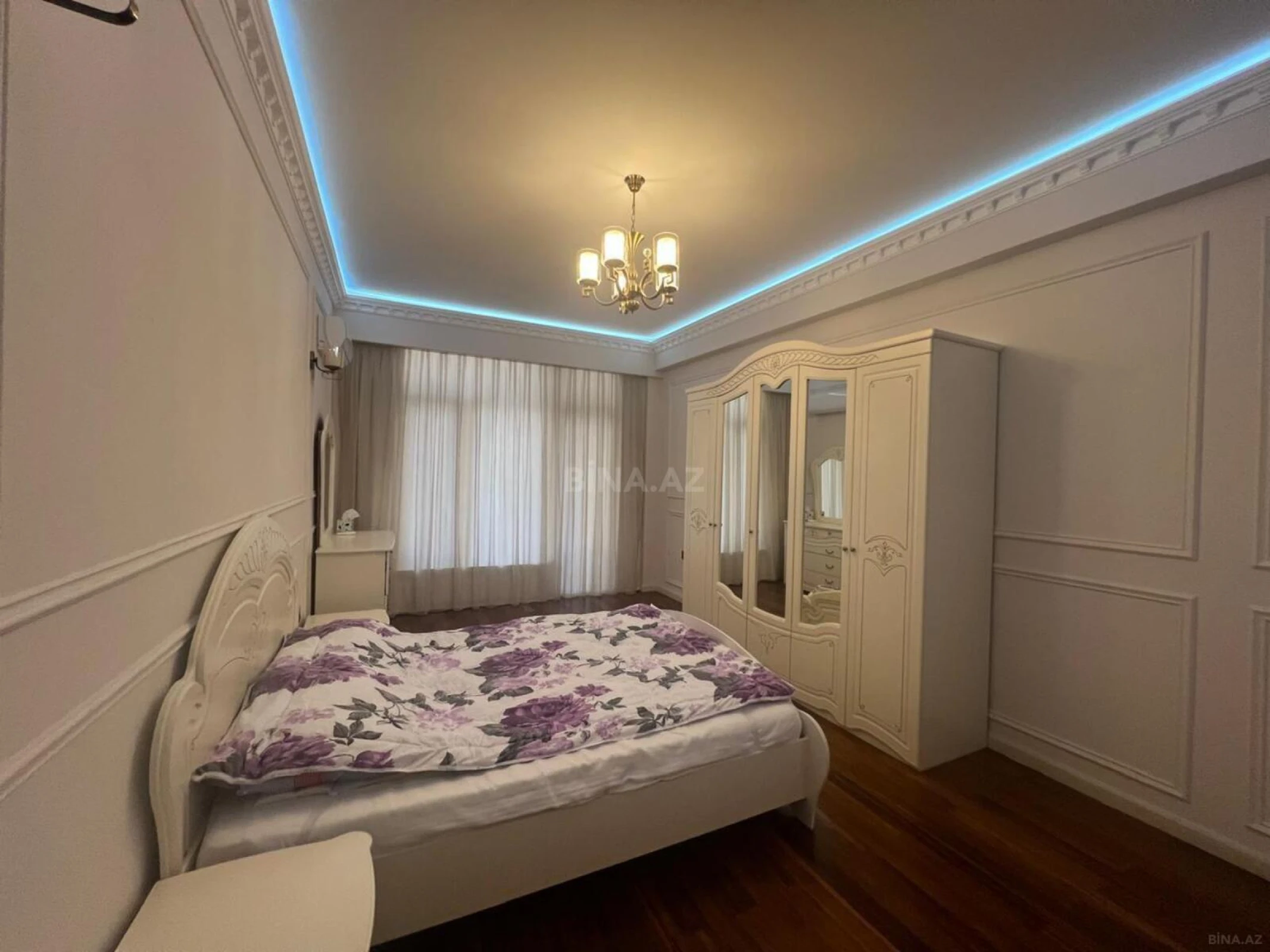 Kirayə verilir 3 otaqlı mənzil 170 m²