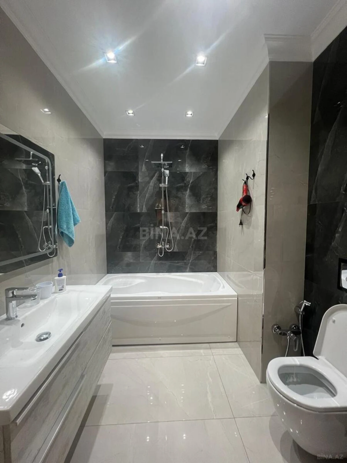 Kirayə verilir 3 otaqlı mənzil 170 m²