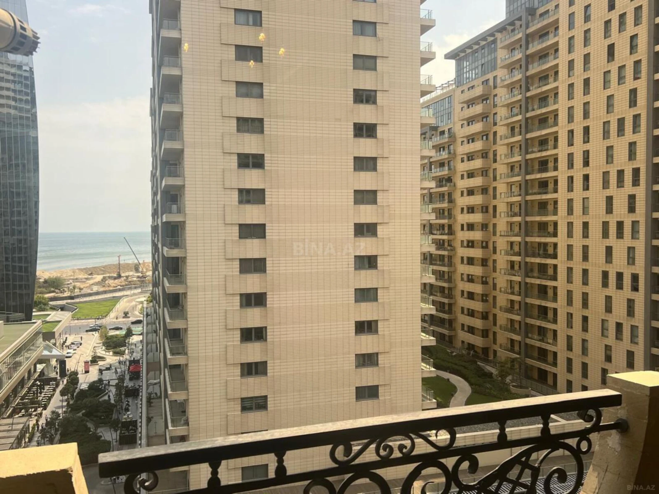 Kirayə verilir 3 otaqlı mənzil 170 m²