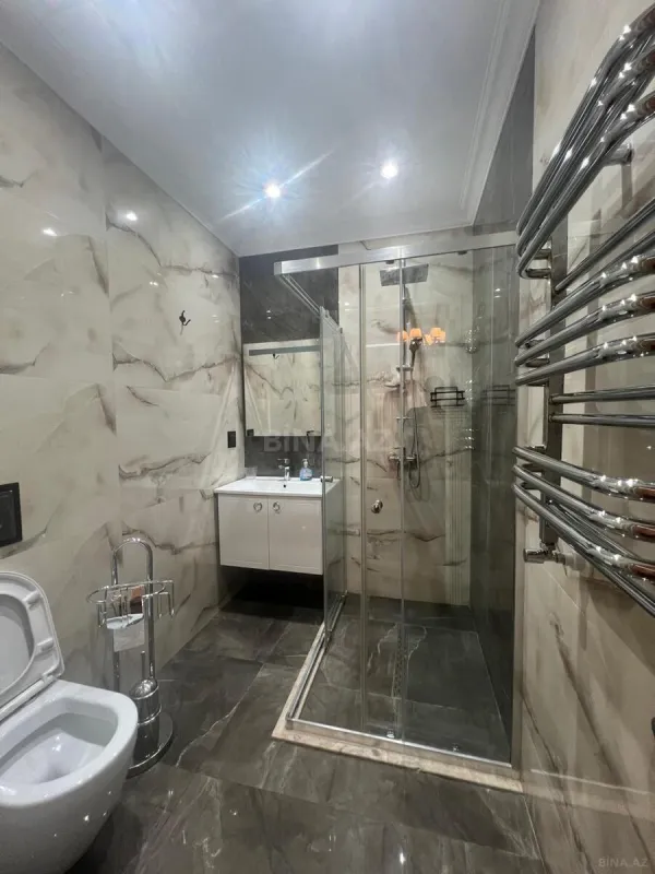 Kirayə verilir 3 otaqlı mənzil 170 m²
