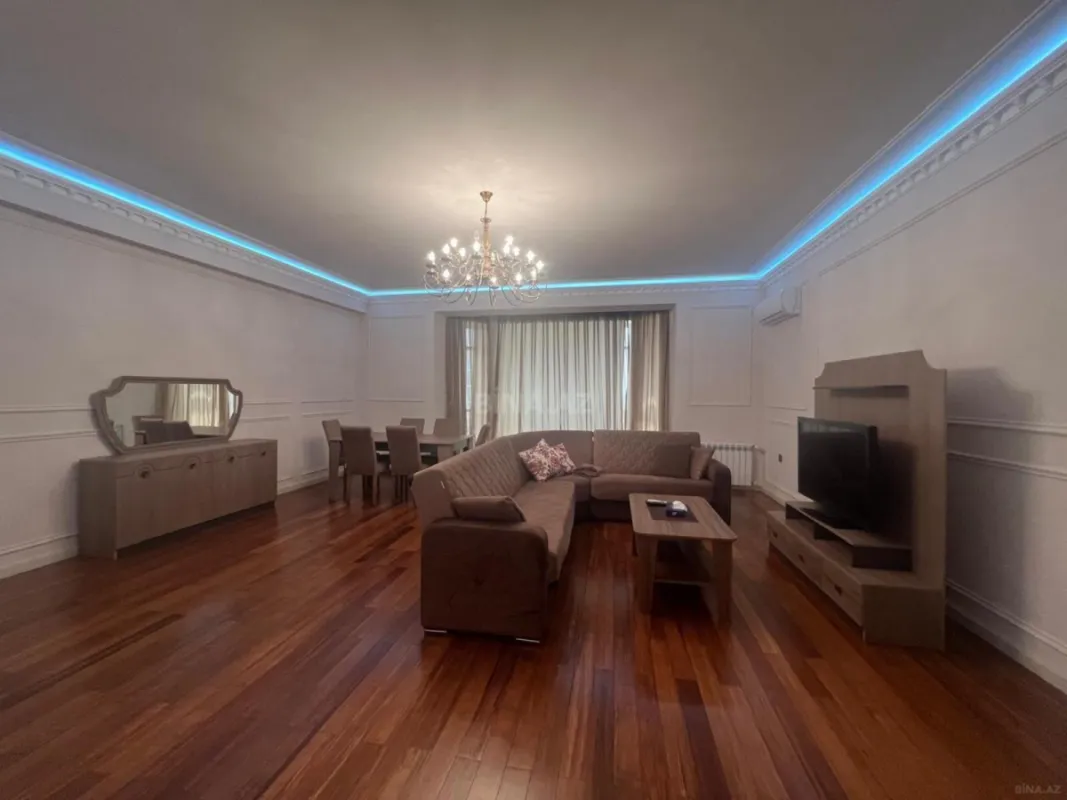 Kirayə verilir 3 otaqlı mənzil 170 m²