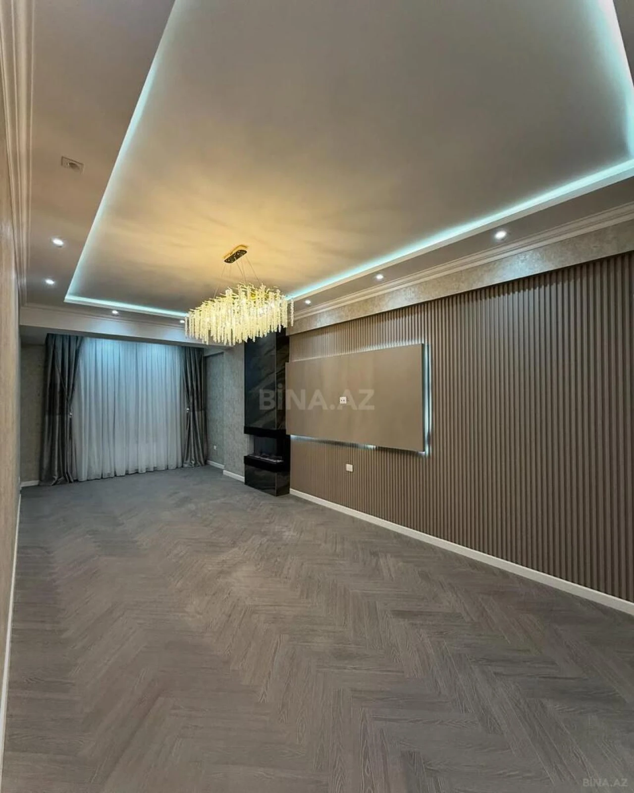 Satılır 3 otaqlı mənzil 137 m²