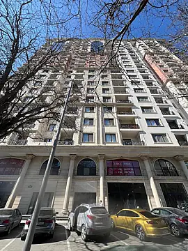 Satılır 3 otaqlı mənzil 137 m²