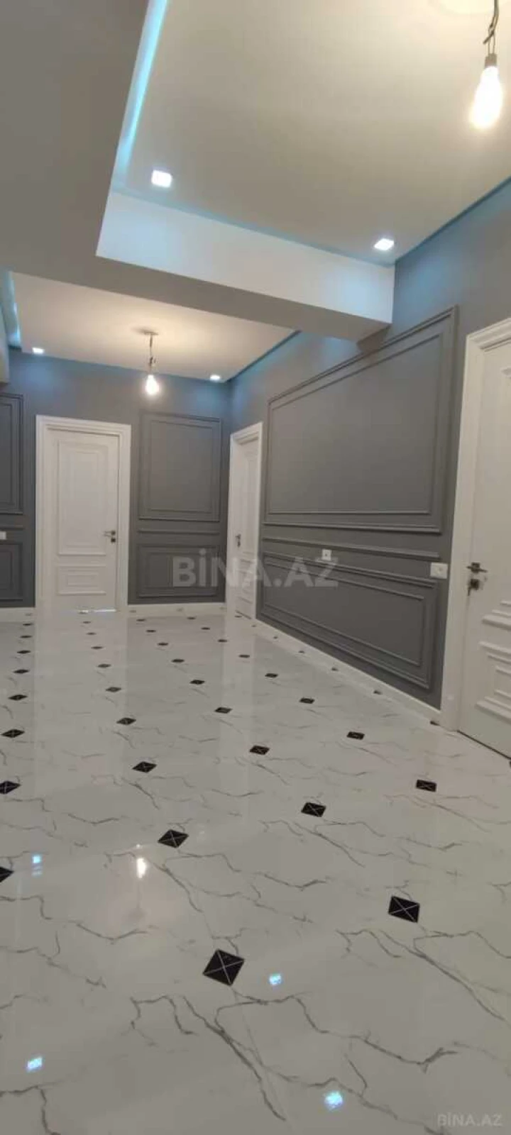 Satılır 3 otaqlı mənzil 137 m²