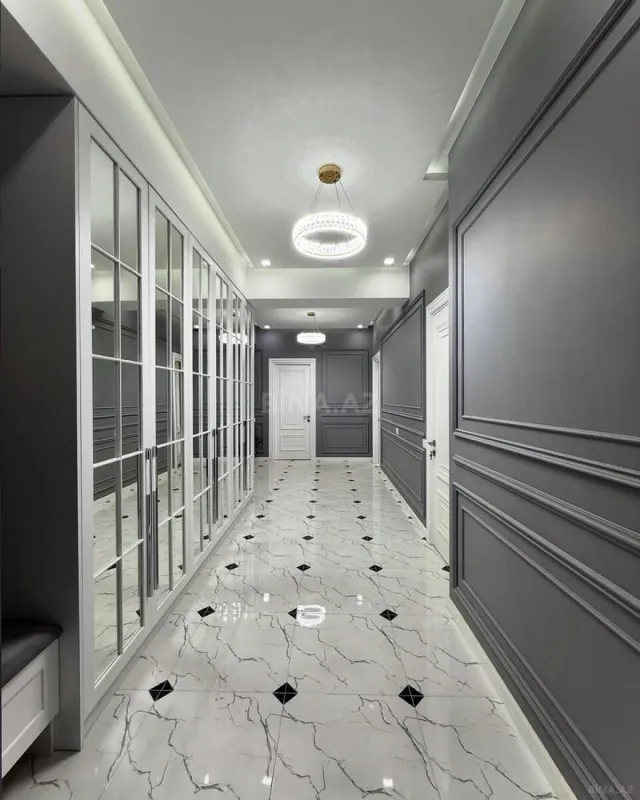 Satılır 3 otaqlı mənzil 137 m²