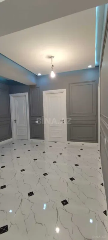 Satılır 3 otaqlı mənzil 137 m²