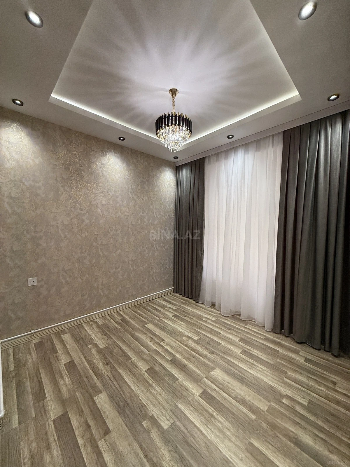 Satılır 3 otaqlı mənzil 74 m²