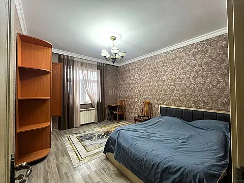 Satılır 4 otaqlı mənzil 100 m²