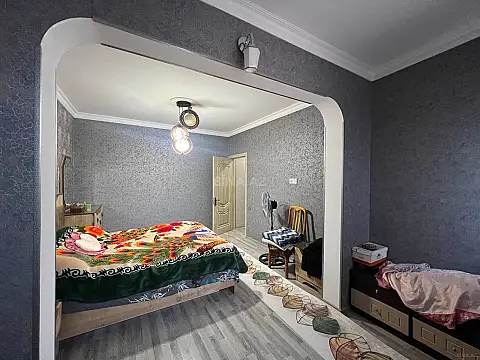 Satılır 4 otaqlı mənzil 100 m²