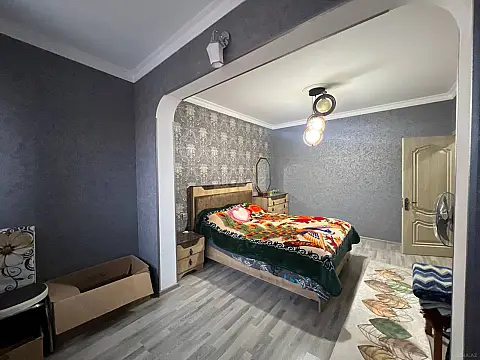 Satılır 4 otaqlı mənzil 100 m²