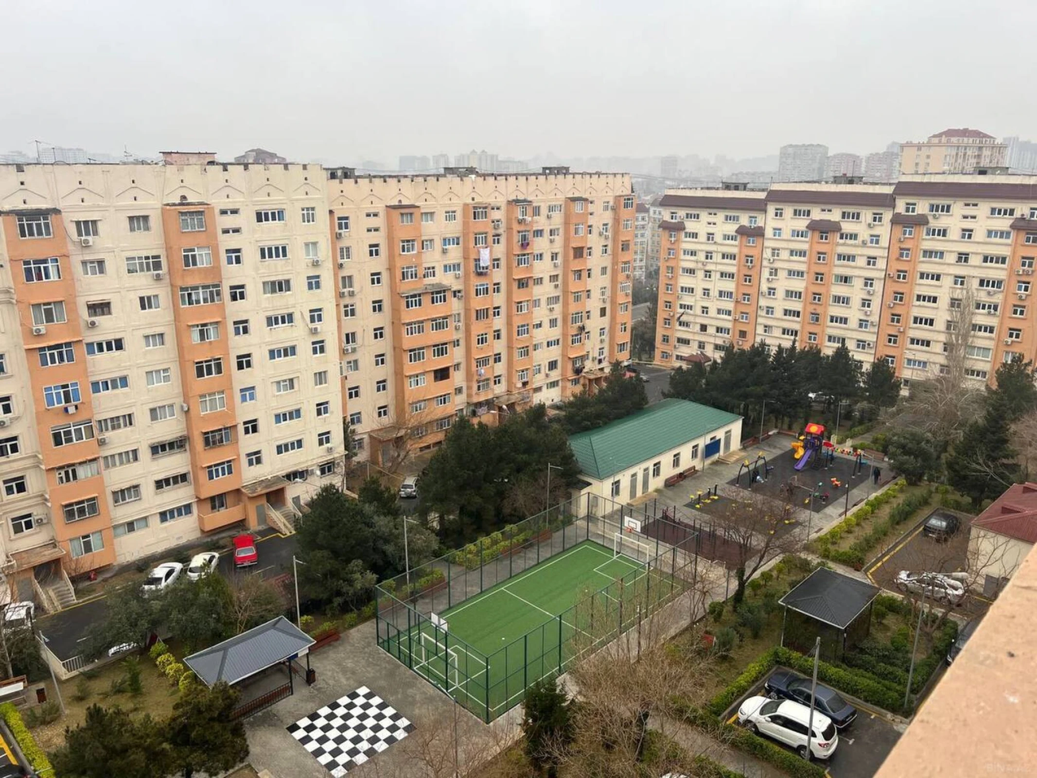 Satılır 4 otaqlı mənzil 100 m²