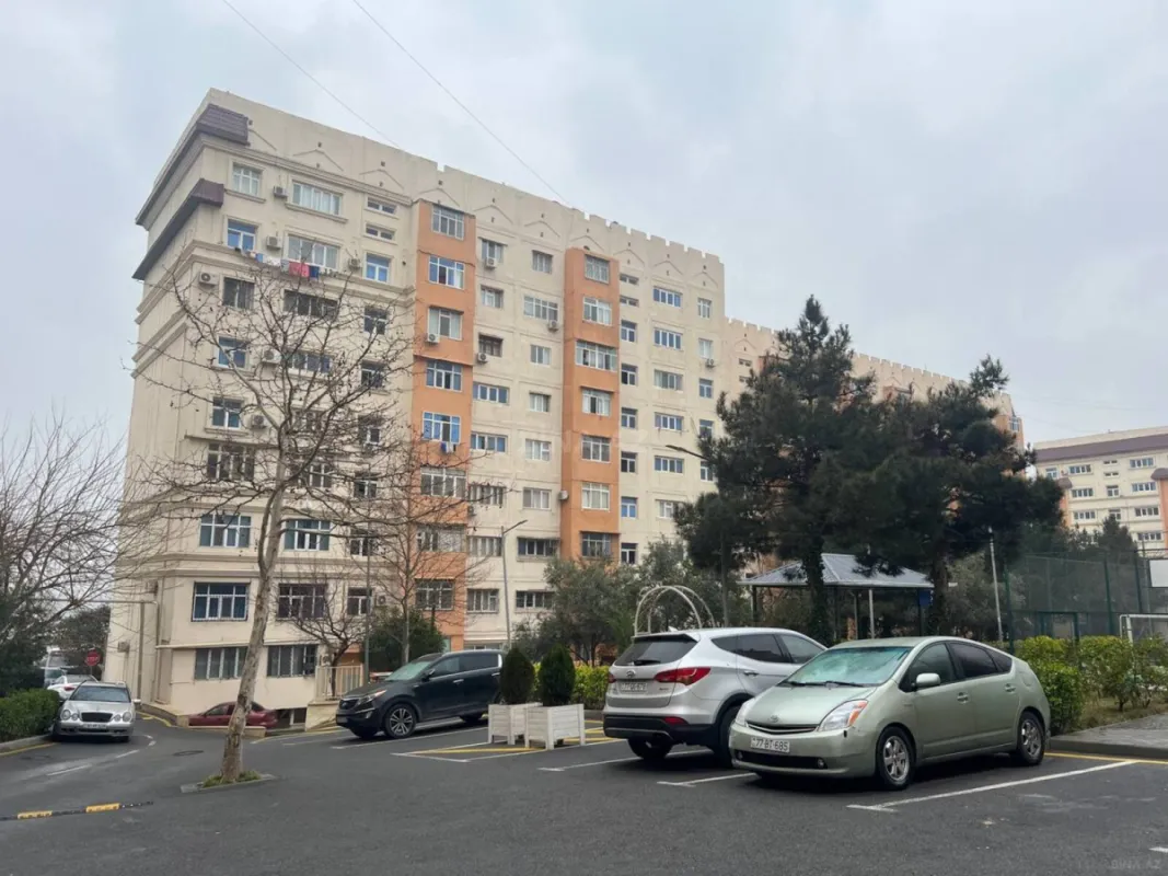 Satılır 4 otaqlı mənzil 100 m²