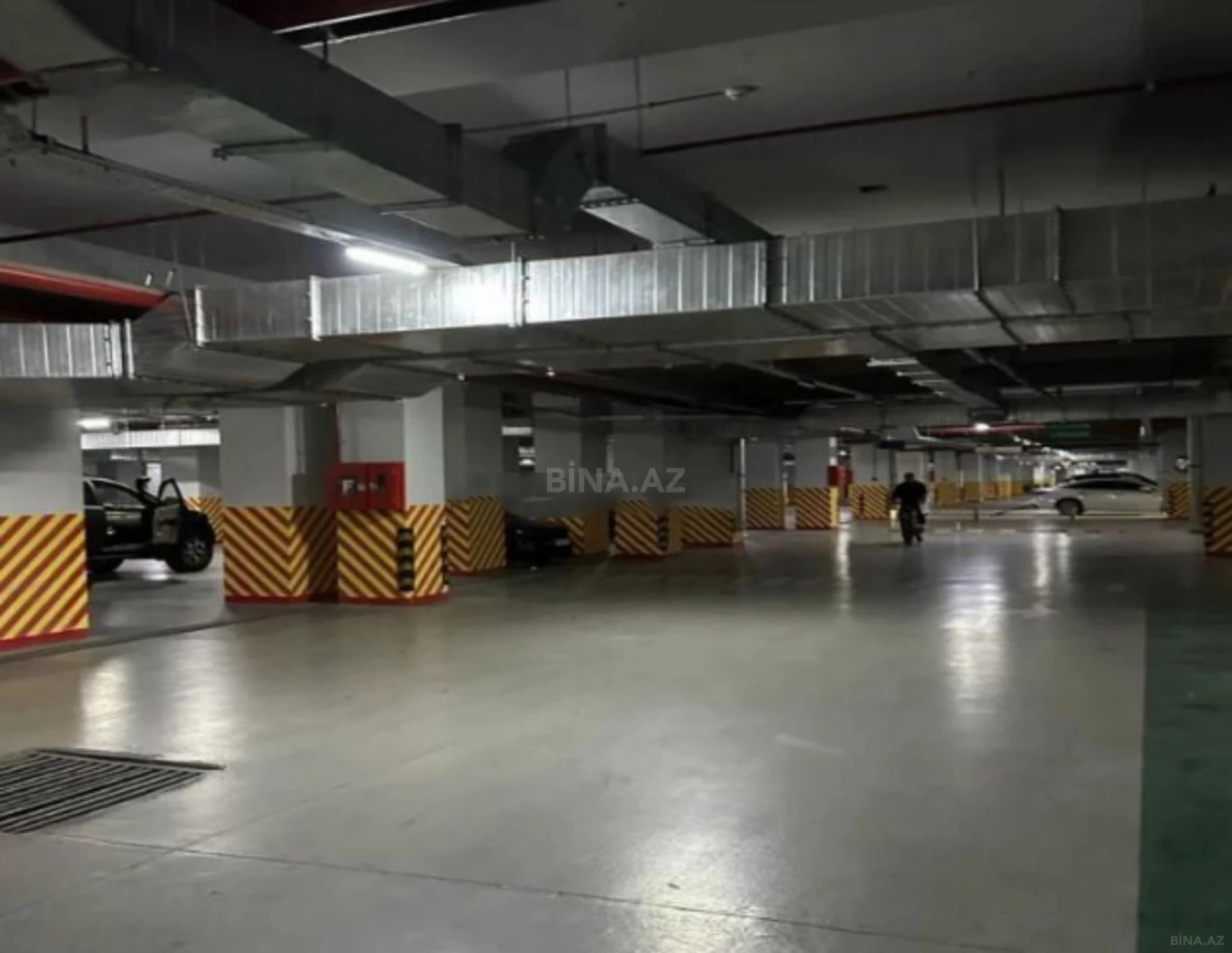 Satılır qaraj 15 m²