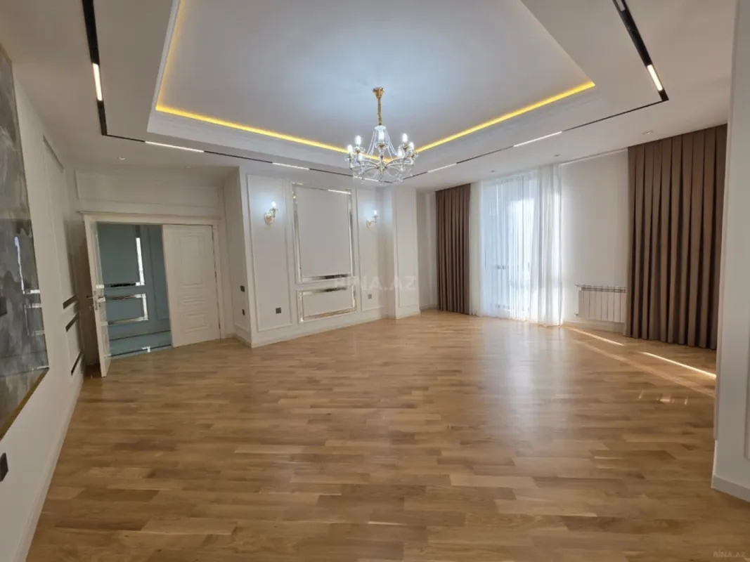 Satılır 3 otaqlı mənzil 143 m²