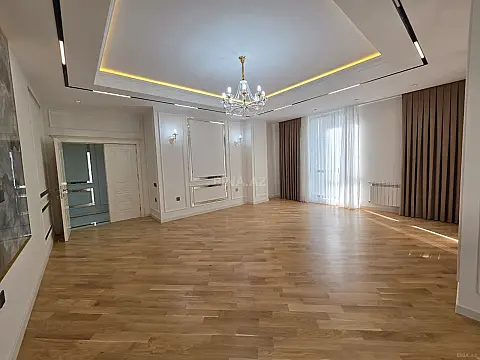 Satılır 3 otaqlı mənzil 143 m²