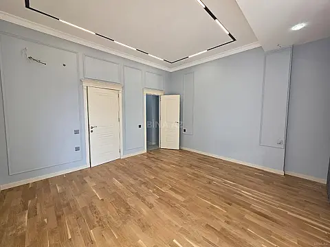 Satılır 3 otaqlı mənzil 143 m²