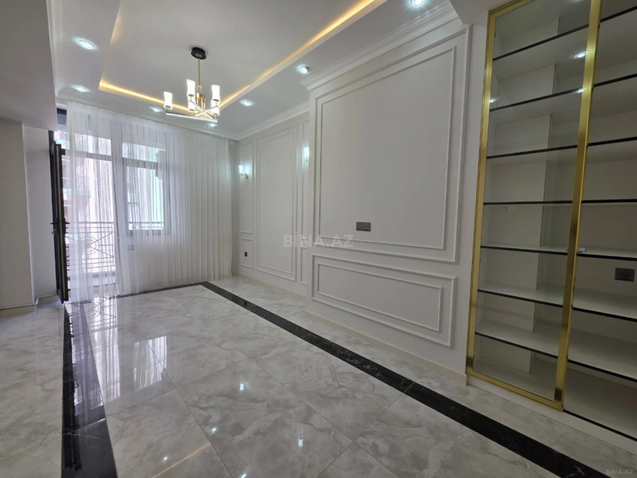 Satılır 3 otaqlı mənzil 143 m²