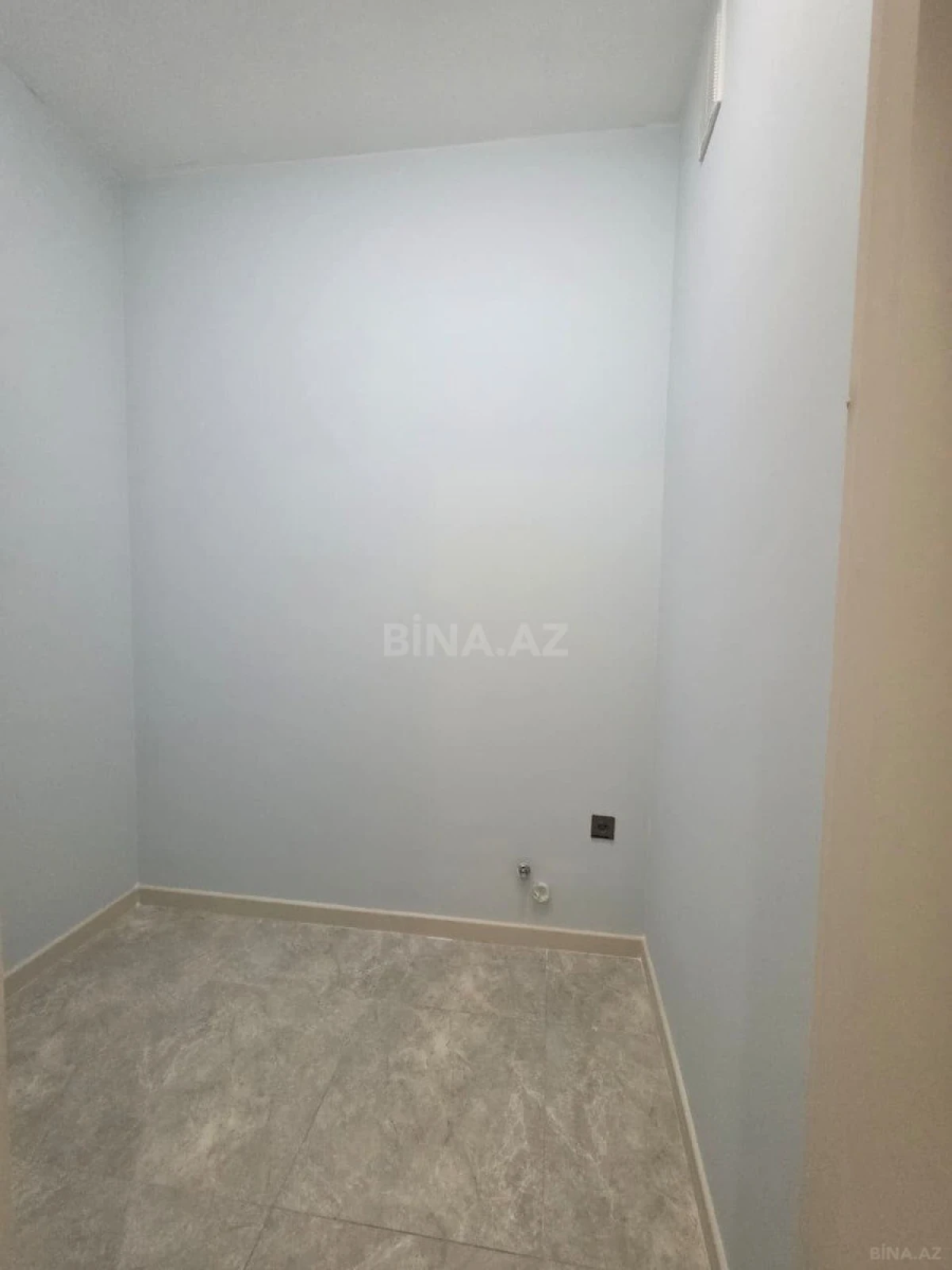 Satılır 3 otaqlı mənzil 143 m²