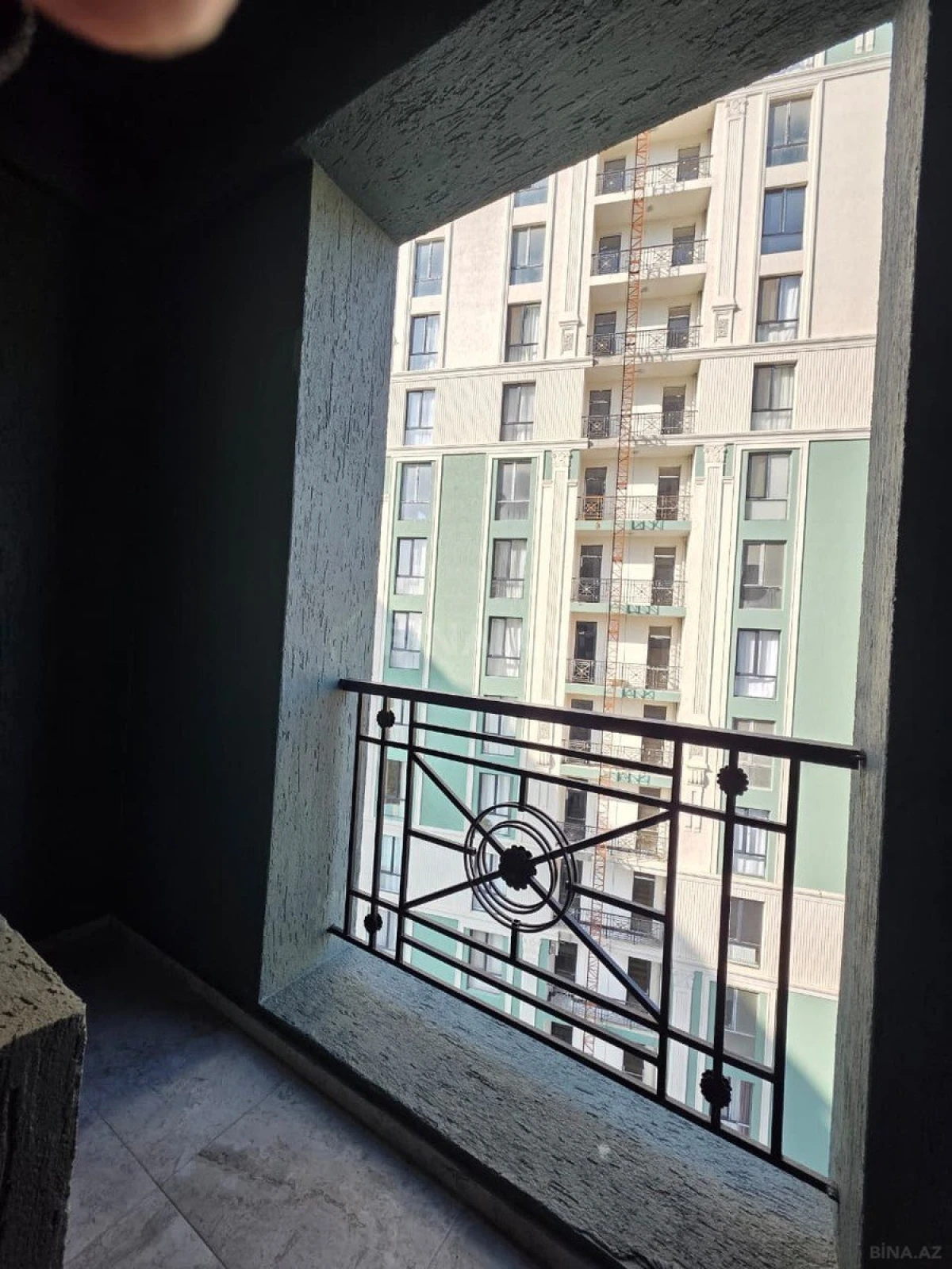 Satılır 3 otaqlı mənzil 143 m²