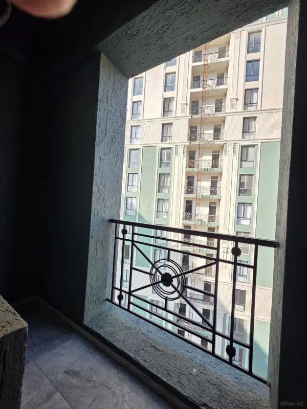 Satılır 3 otaqlı mənzil 143 m²