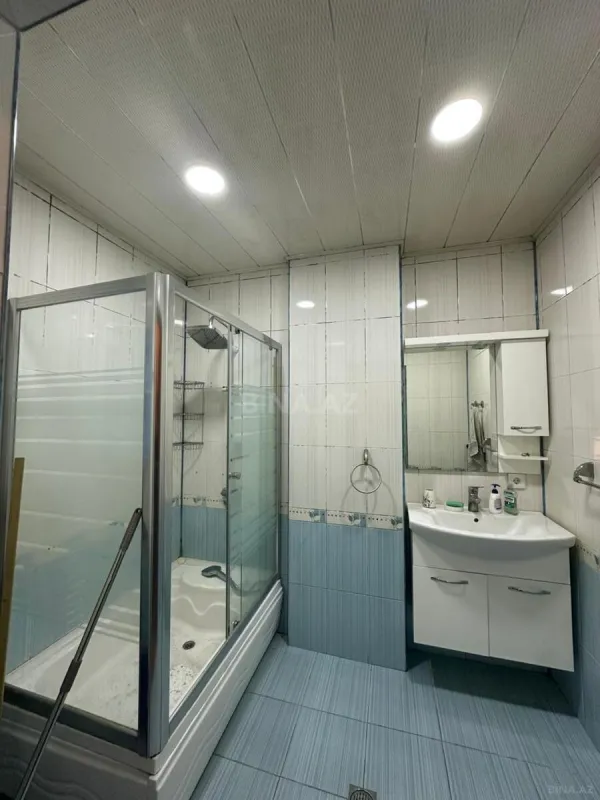 Satılır 3 otaqlı mənzil 121 m²