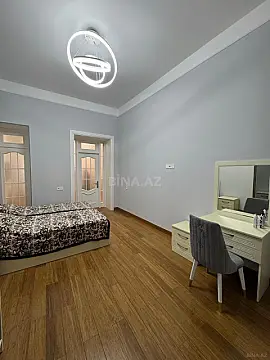 Kirayə verilir 2 otaqlı mənzil 85 m²