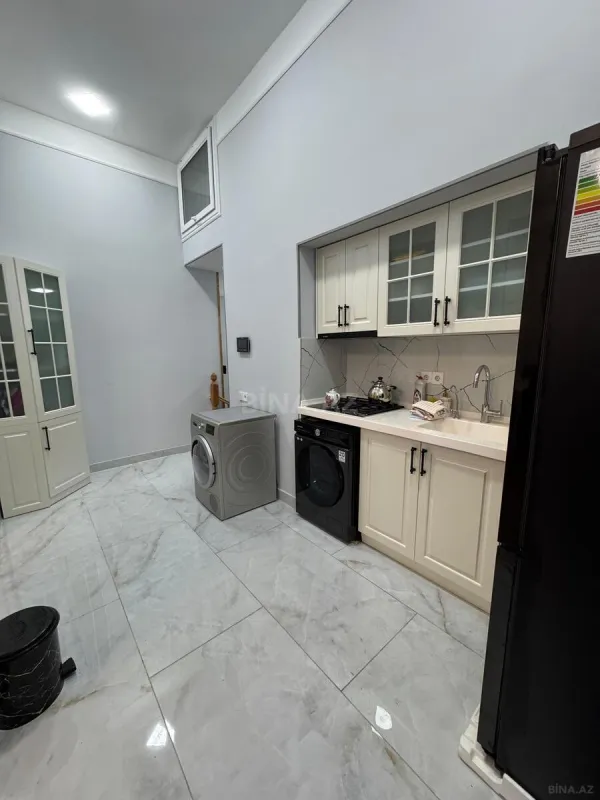Kirayə verilir 2 otaqlı mənzil 85 m²