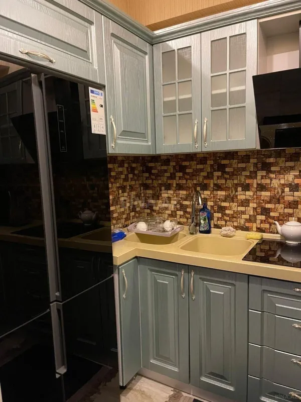 Kirayə verilir 3 otaqlı mənzil 113 m²