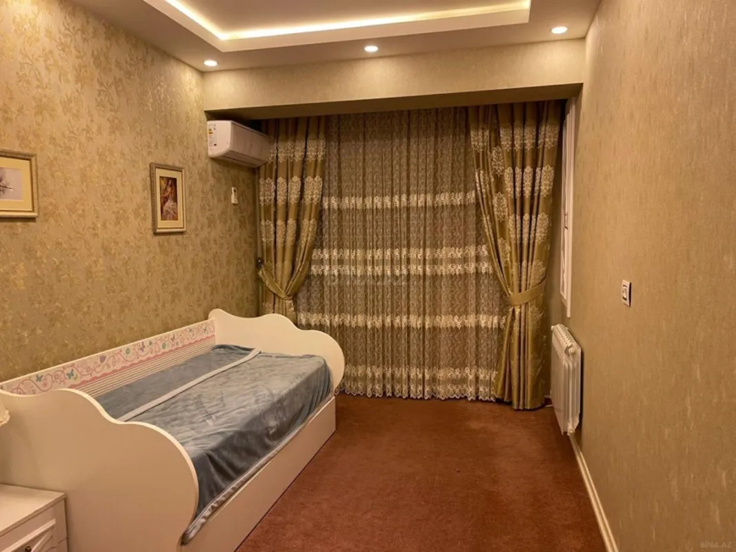 Kirayə verilir 3 otaqlı mənzil 113 m²