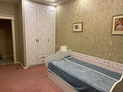 Kirayə verilir 3 otaqlı mənzil 113 m²