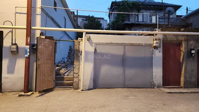 Satılır 6 otaqlı həyət evi 200 m²