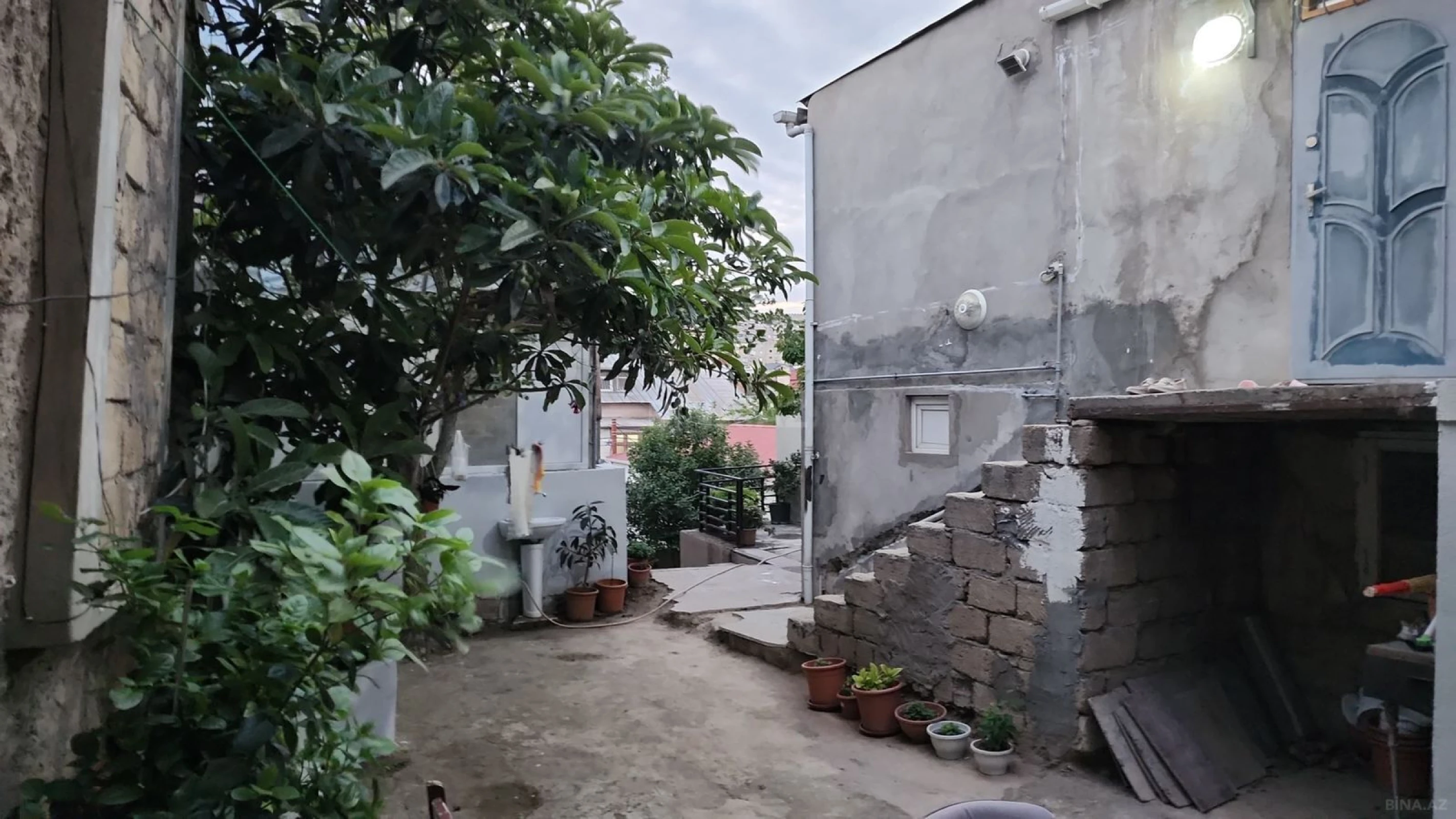 Satılır 6 otaqlı həyət evi 200 m²