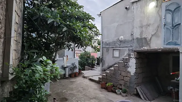 Satılır 6 otaqlı həyət evi 200 m²