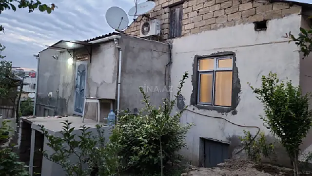 Satılır 6 otaqlı həyət evi 200 m²