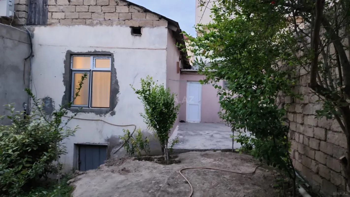 Satılır 6 otaqlı həyət evi 200 m²