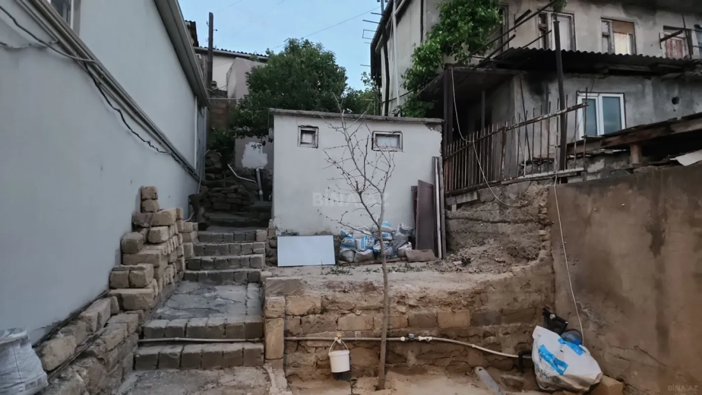 Satılır 6 otaqlı həyət evi 200 m²